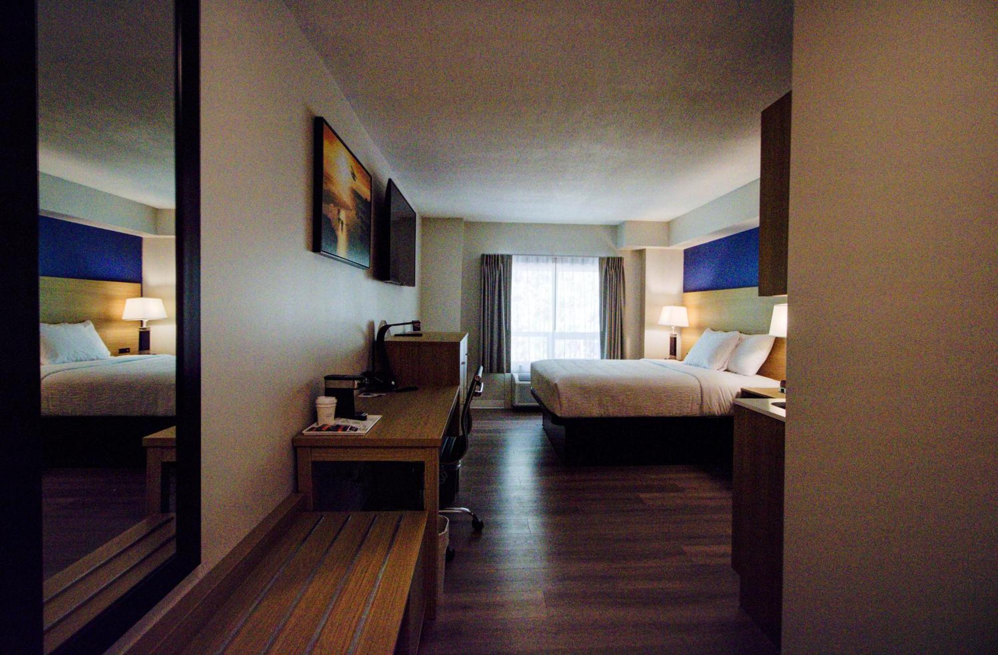 Baymont By Wyndham Gold River ภายนอก รูปภาพ